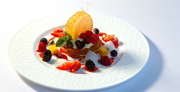 Millefoglie of hippe leaves with yoghurt cream and forest fruits